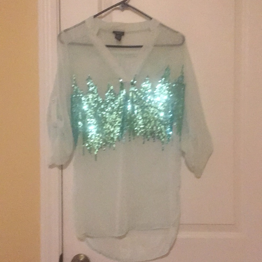 Soft blouse with sequins